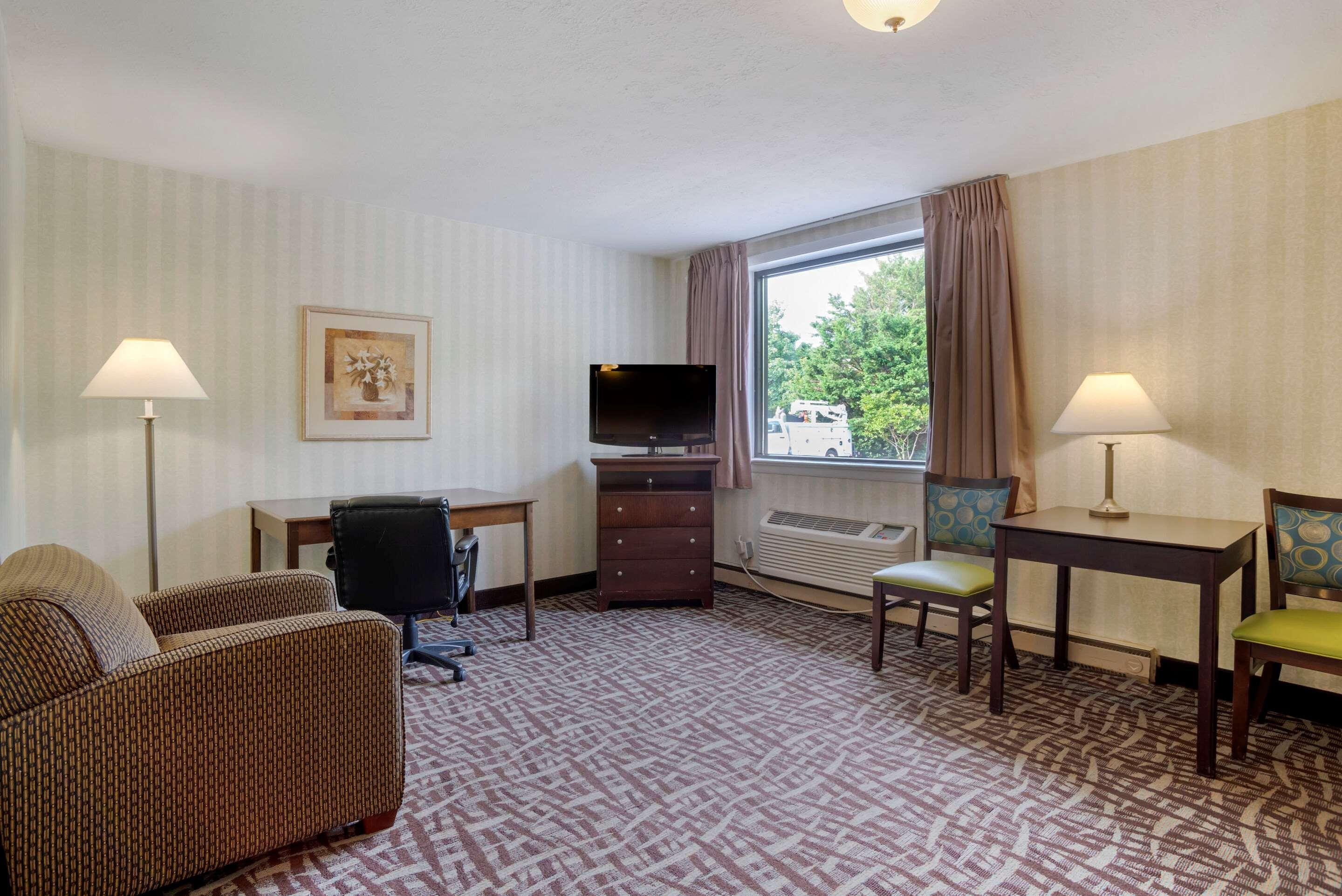 Quality Inn Fredericksburg Near Historic Downtown Exteriör bild