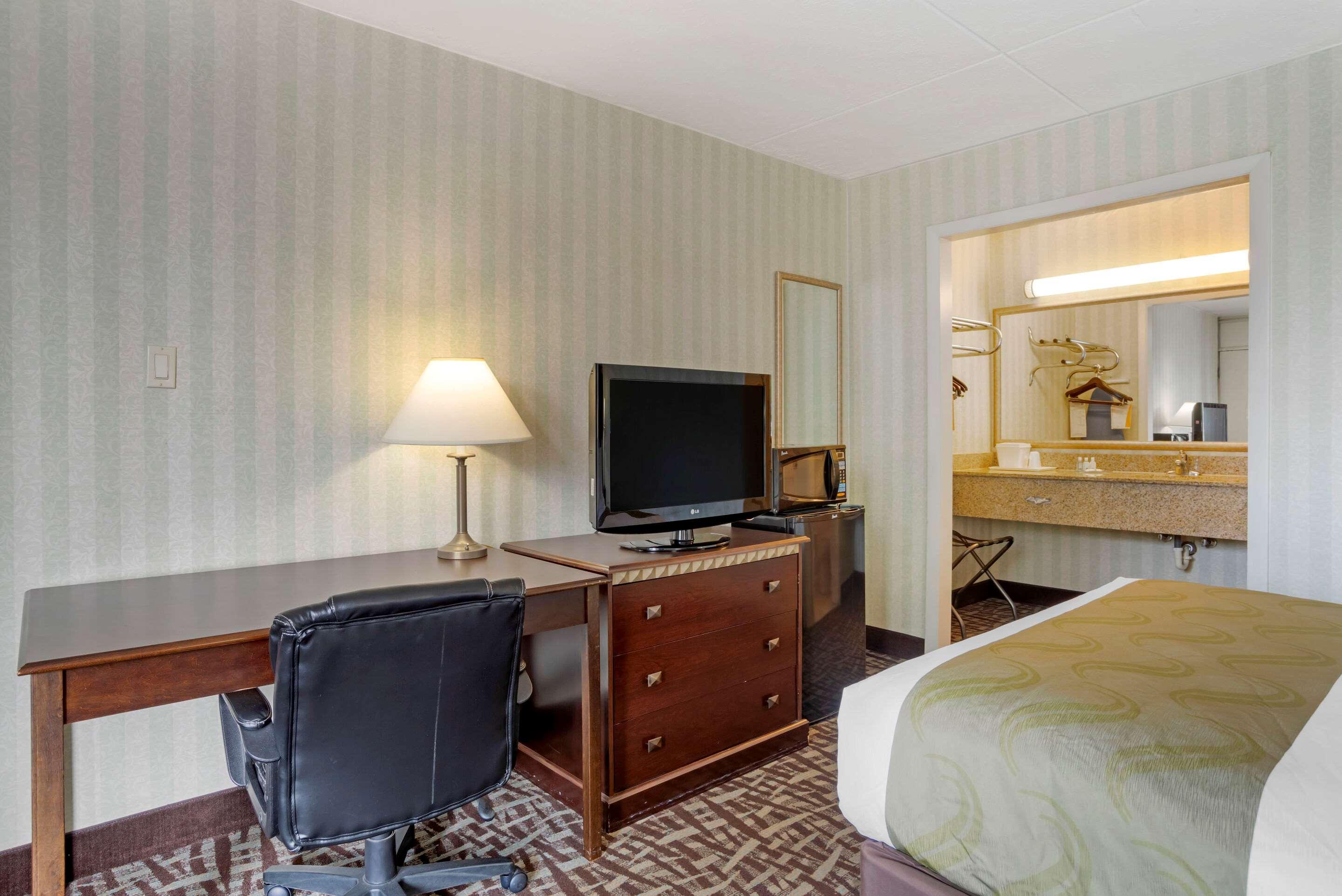 Quality Inn Fredericksburg Near Historic Downtown Exteriör bild