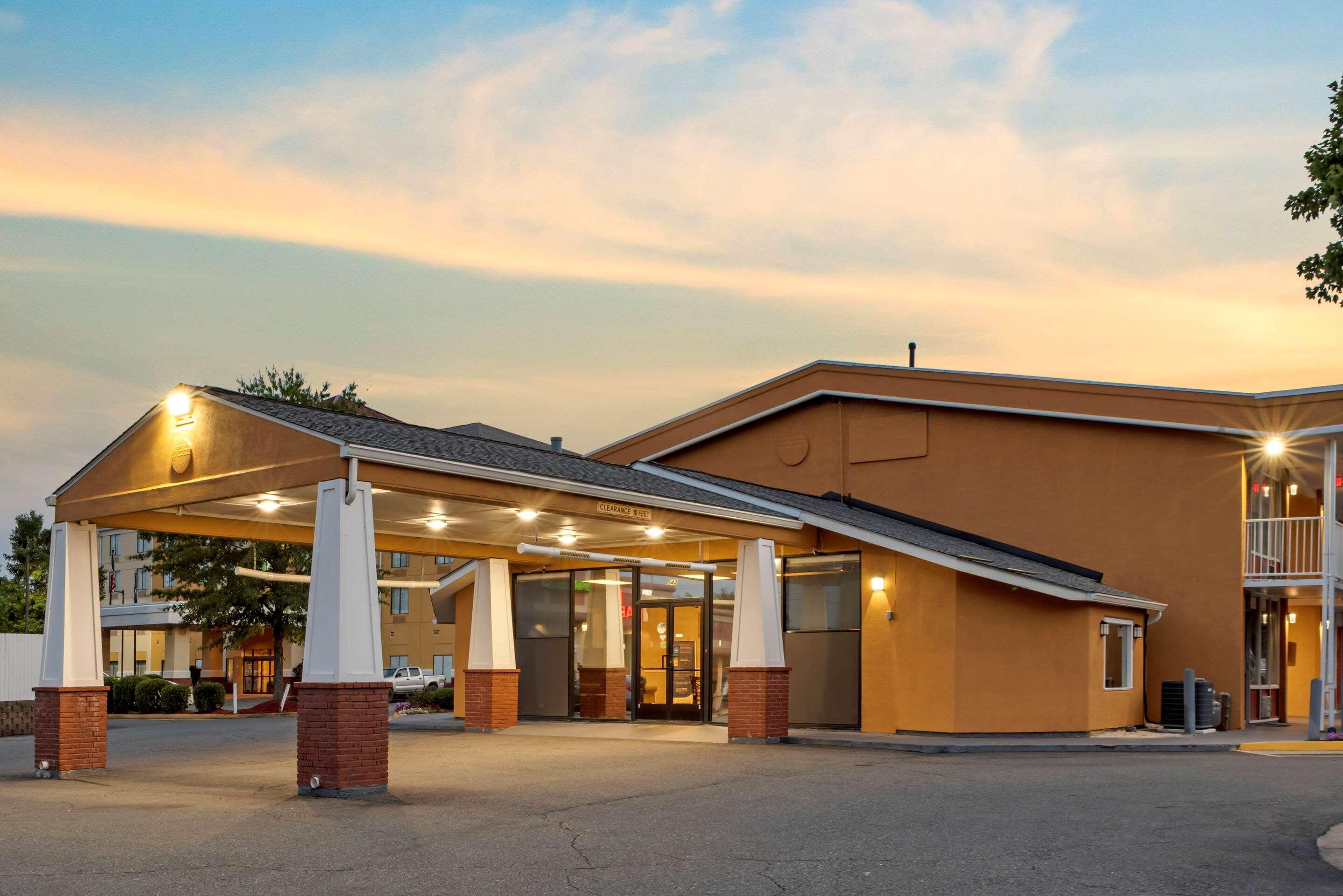 Quality Inn Fredericksburg Near Historic Downtown Exteriör bild